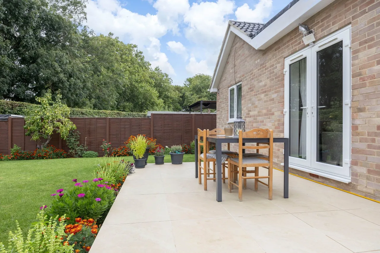 Kingsmead Close, Cheltenham, GL51, photo 23