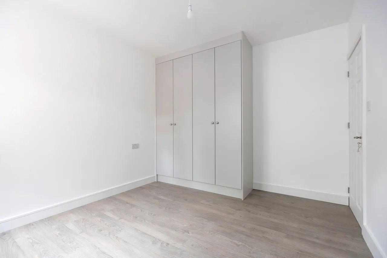Kingsmead Close, Cheltenham, GL51, photo 15