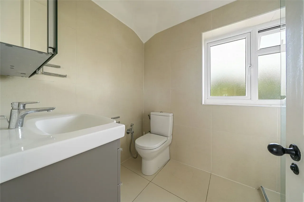 Langbourne Way, Claygate, KT10, photo 11