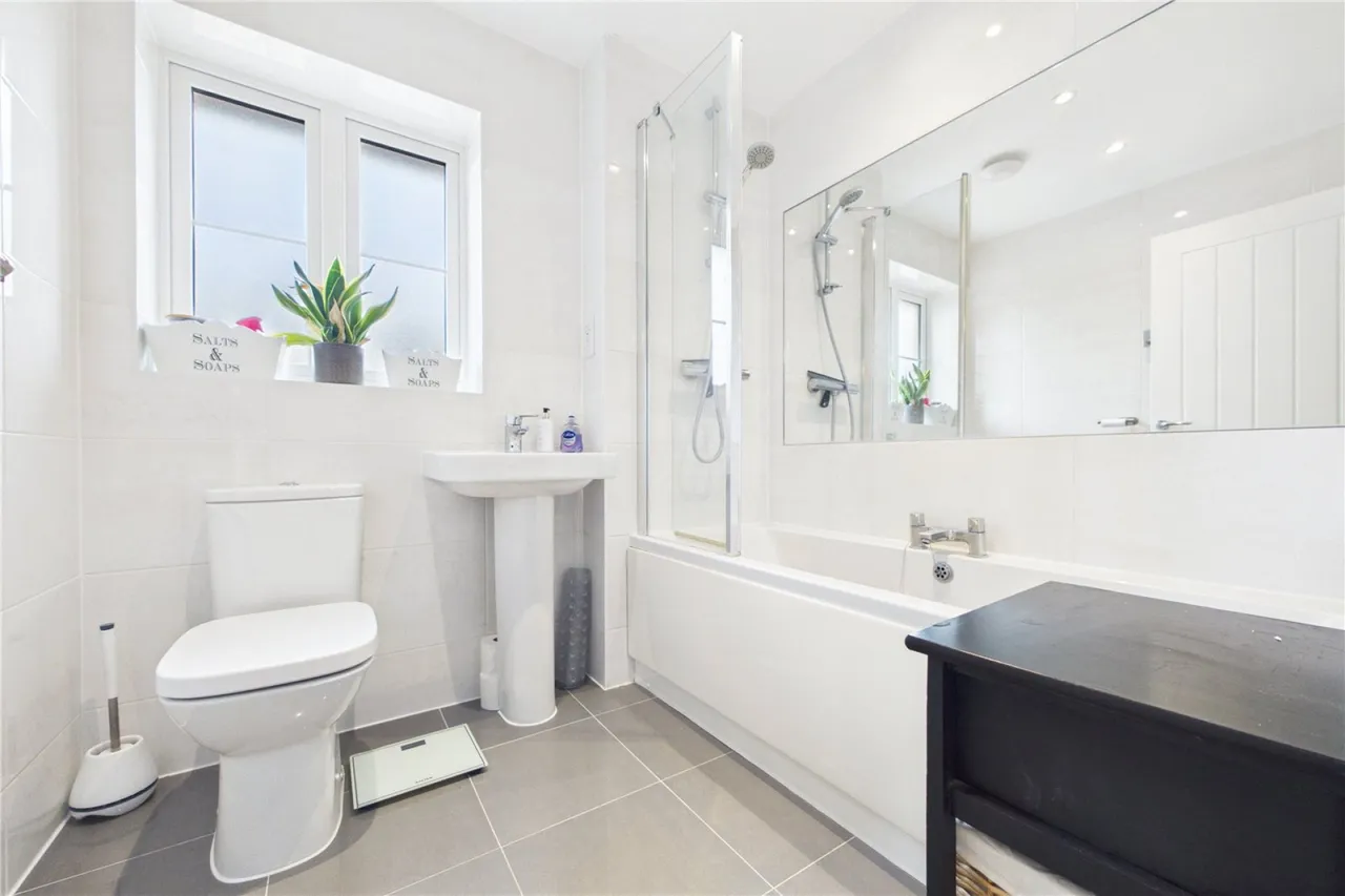 Dairy Grove, Three Mile Cross, RG7, photo 15