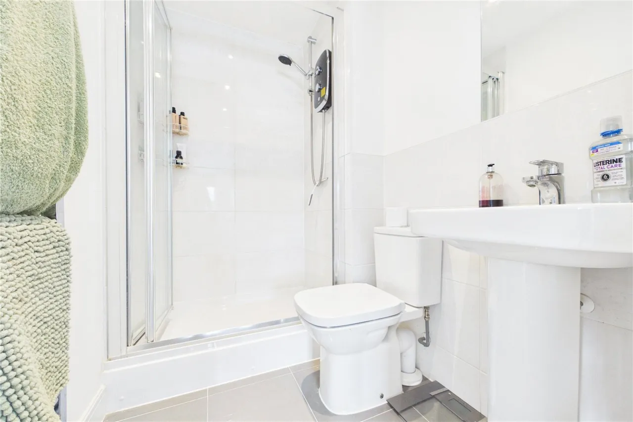 Dairy Grove, Three Mile Cross, RG7, photo 11