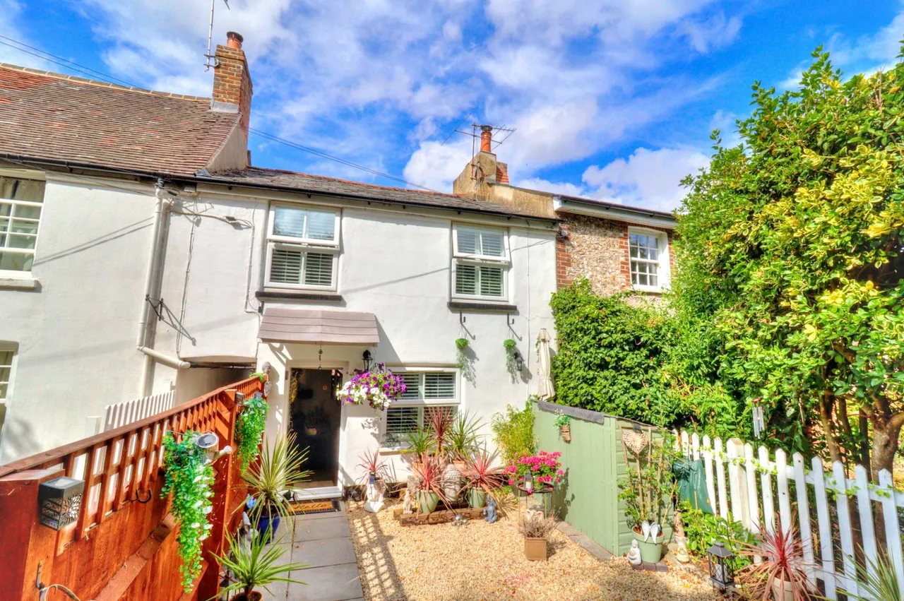 3 bed house for sale, Church Path, Stokenchurch, HP14