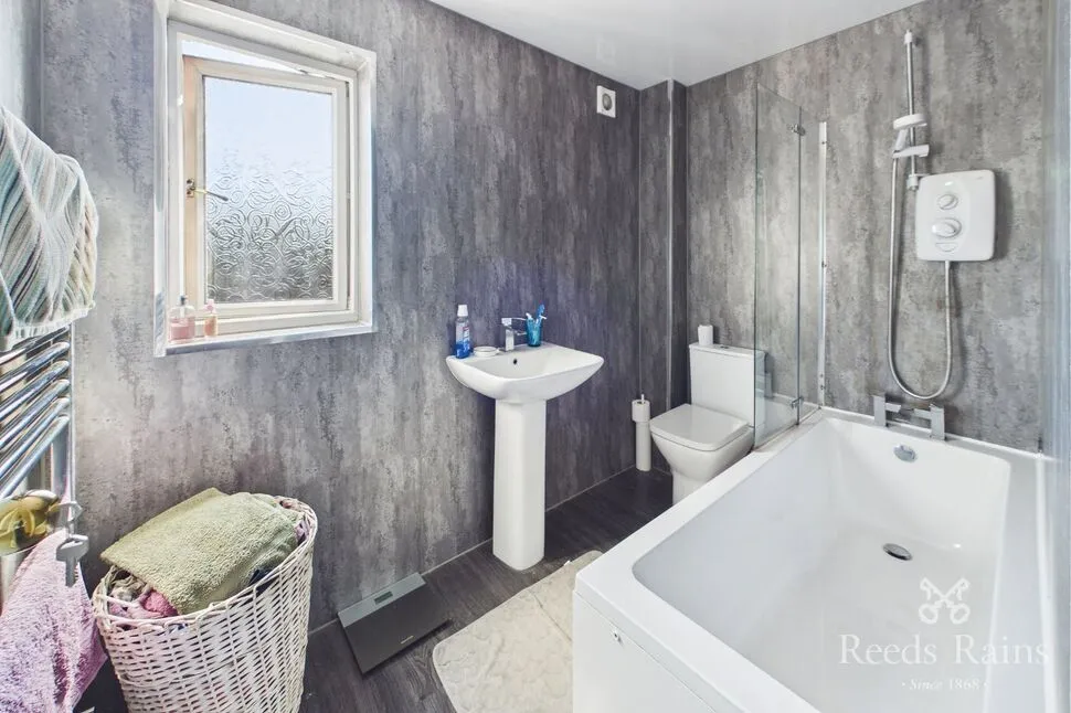 Taylor Crescent, Ossett, West Yorkshire, WF5, photo 5