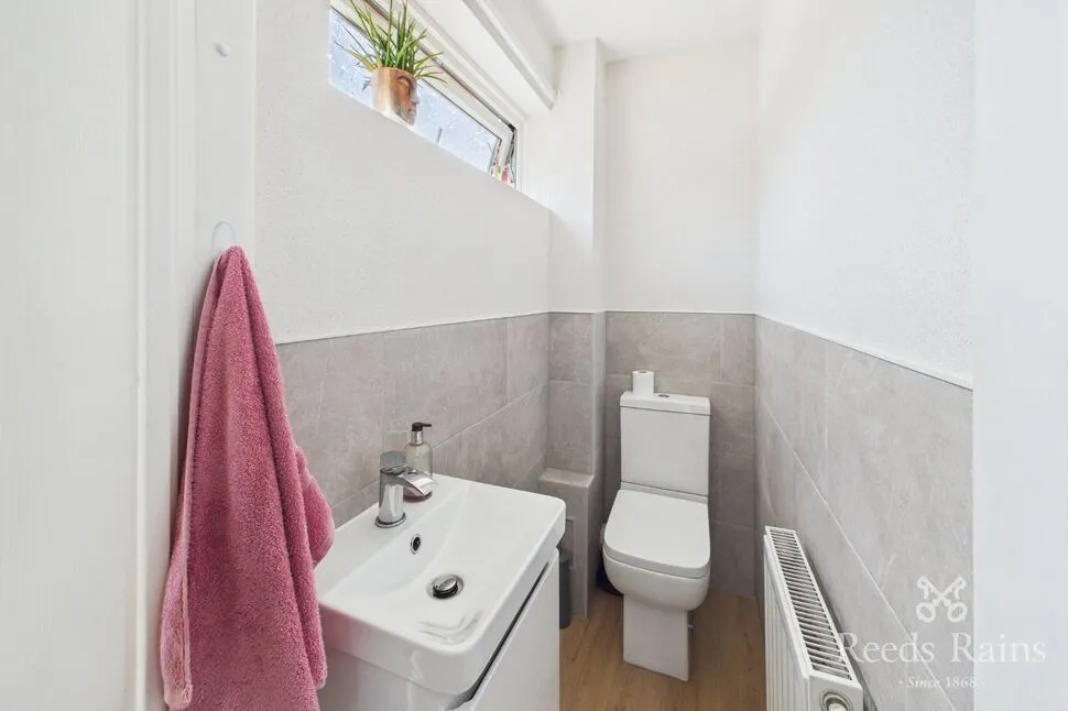 Taylor Crescent, Ossett, West Yorkshire, WF5, photo 10