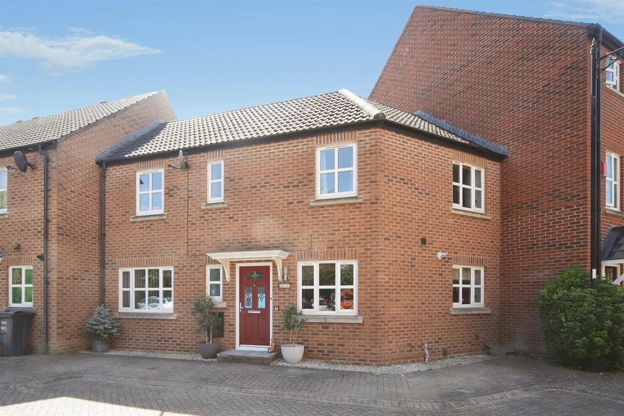 3 bed house for sale — Massingham Park, Taunton