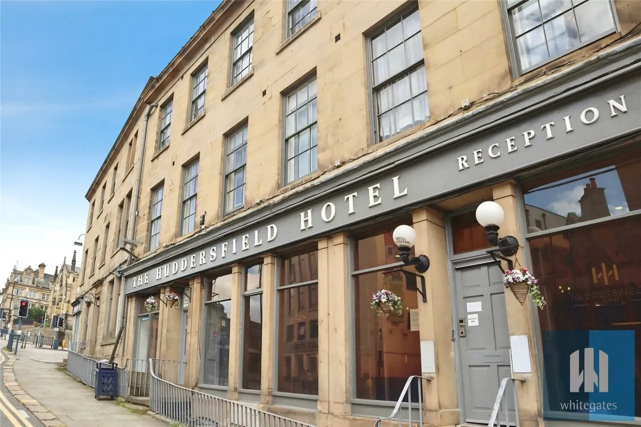 1 bed property to rent, Kirkgate, Huddersfield, HD1