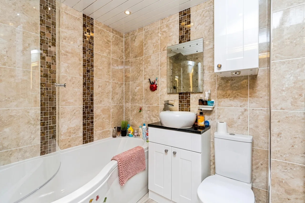 Oakapple Close, Crawley, RH11, photo 10