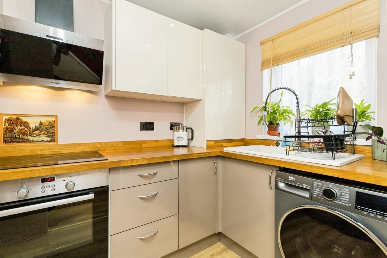 Oakapple Close, Crawley, RH11, photo 2