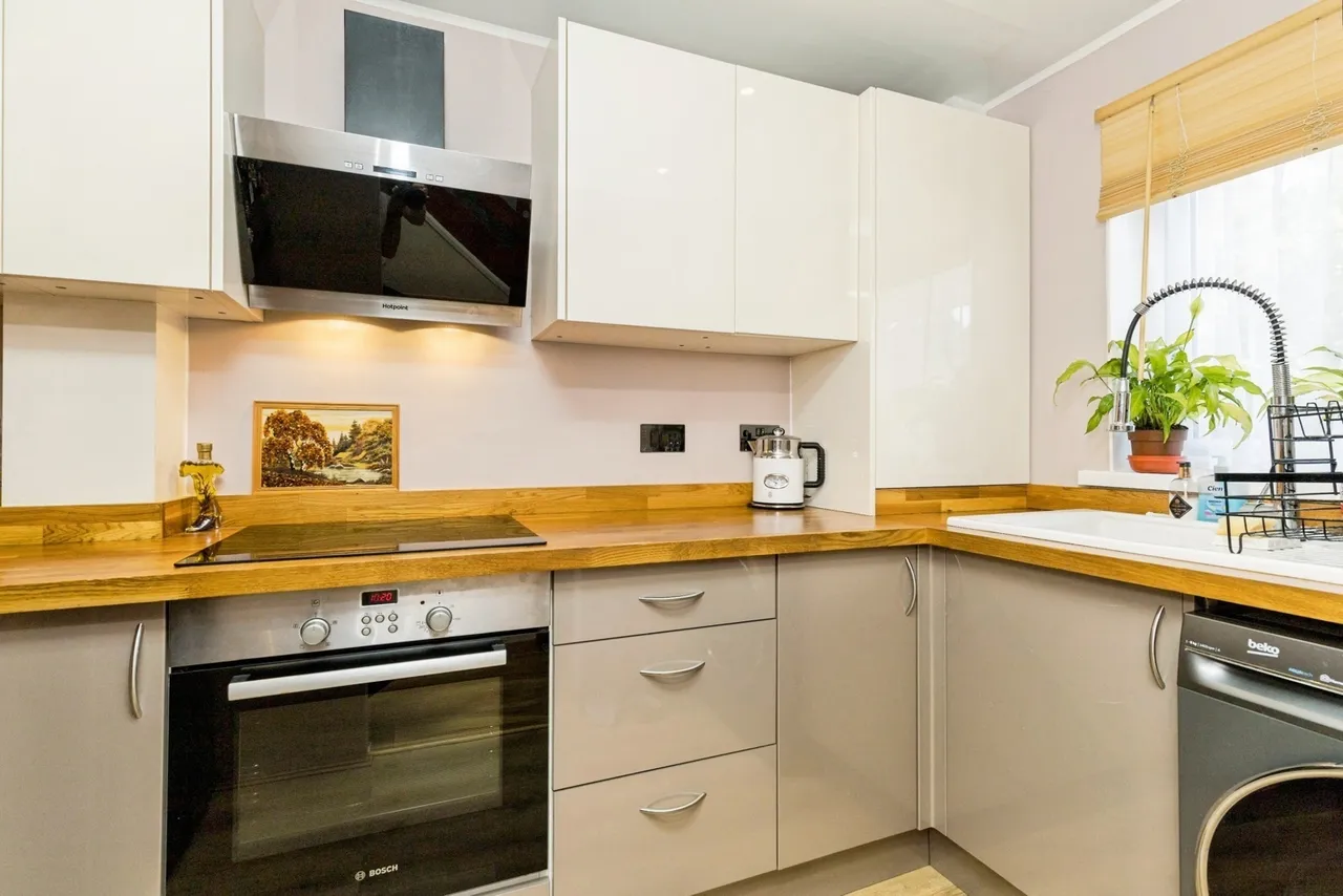 Oakapple Close, Crawley, RH11, photo 5