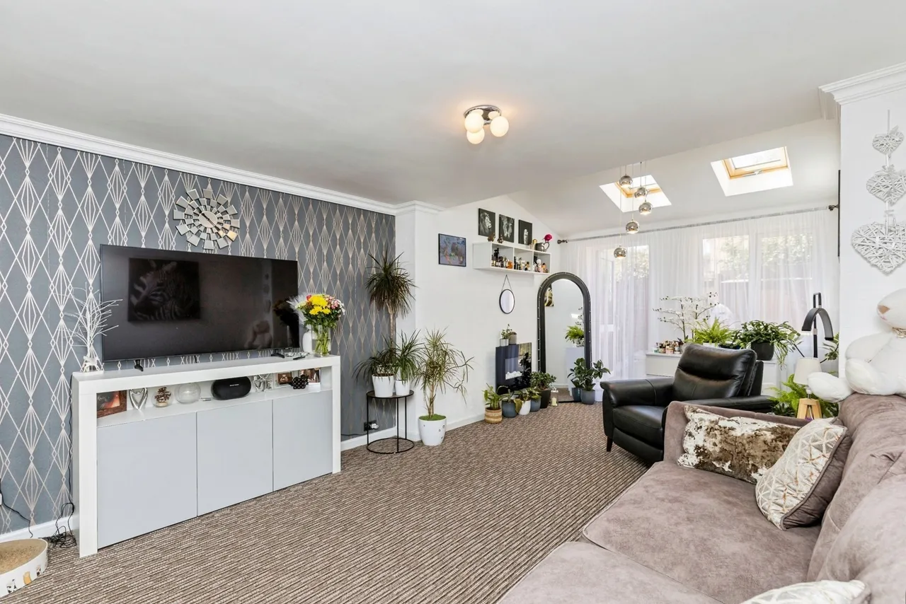 Oakapple Close, Crawley, RH11, photo 3