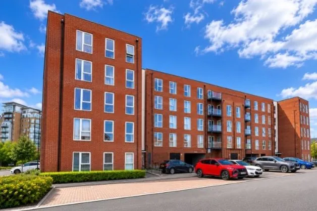 2 bed flat for sale, Strong Drive, Basingstoke, RG21