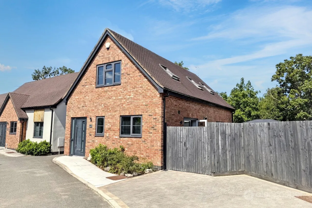 3 bed house for sale, Crossing Gates, Nuneaton, CV11