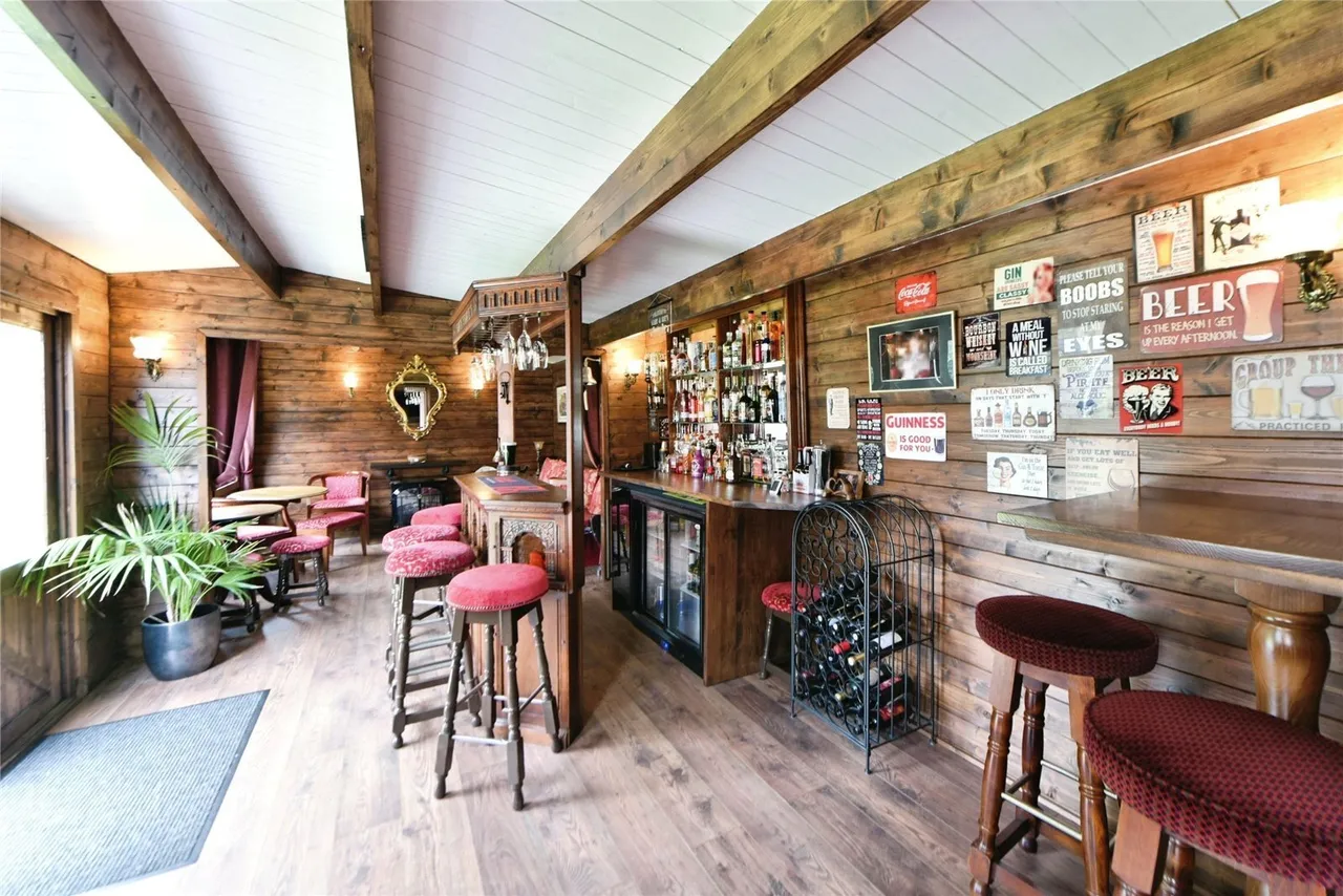 Peacock Drive, Heald Green, Cheadle, Greater Manchester, SK8, photo 17