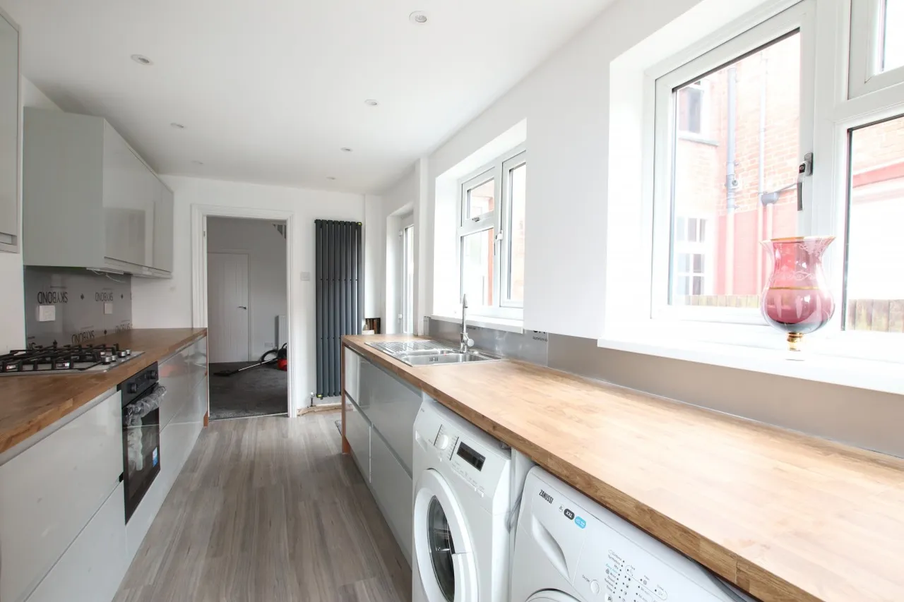 3 bed house to rent — Nottingham Road, New Basford, Nottingham