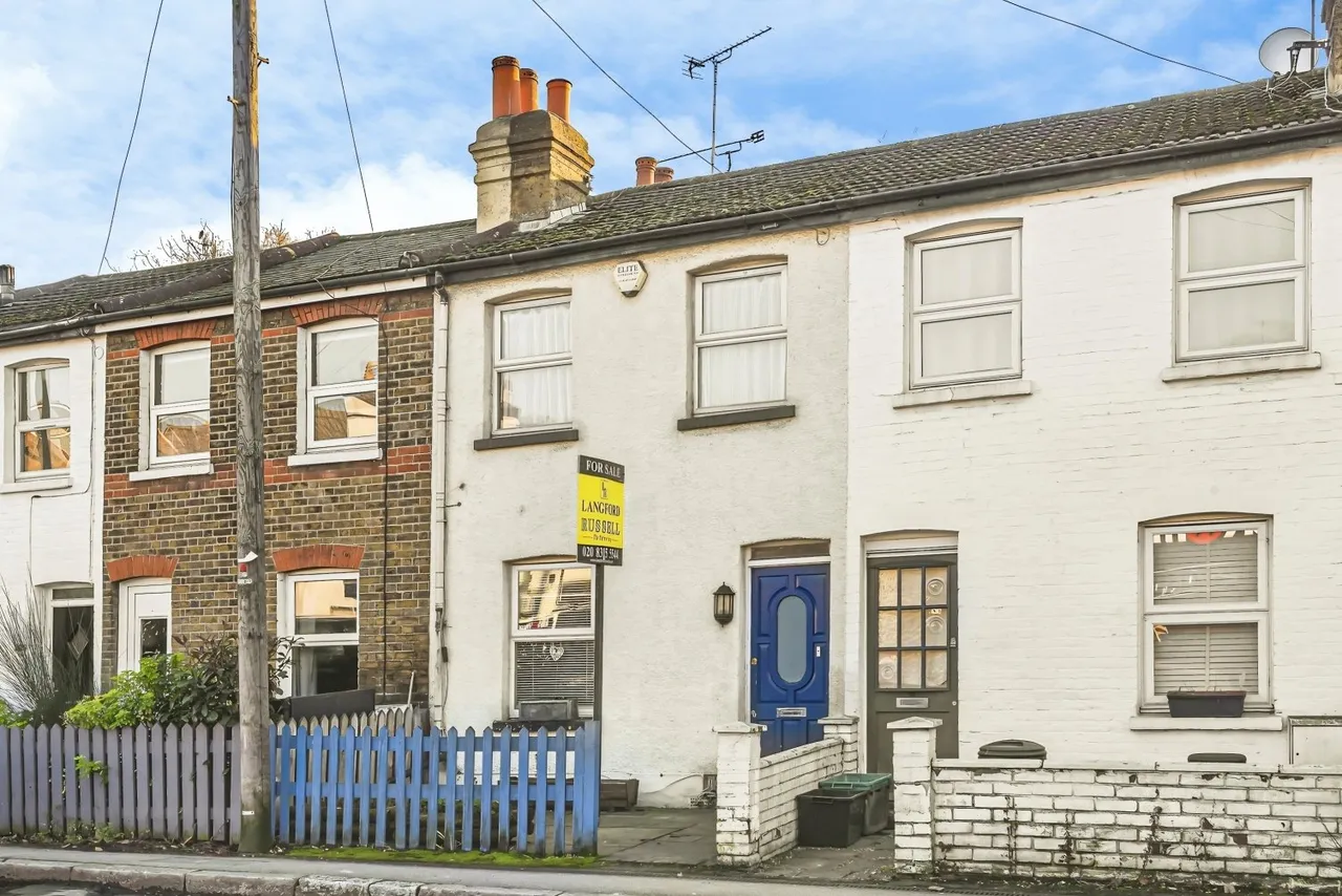 2 bed house to rent — Homesdale Road, Bromley, BR1