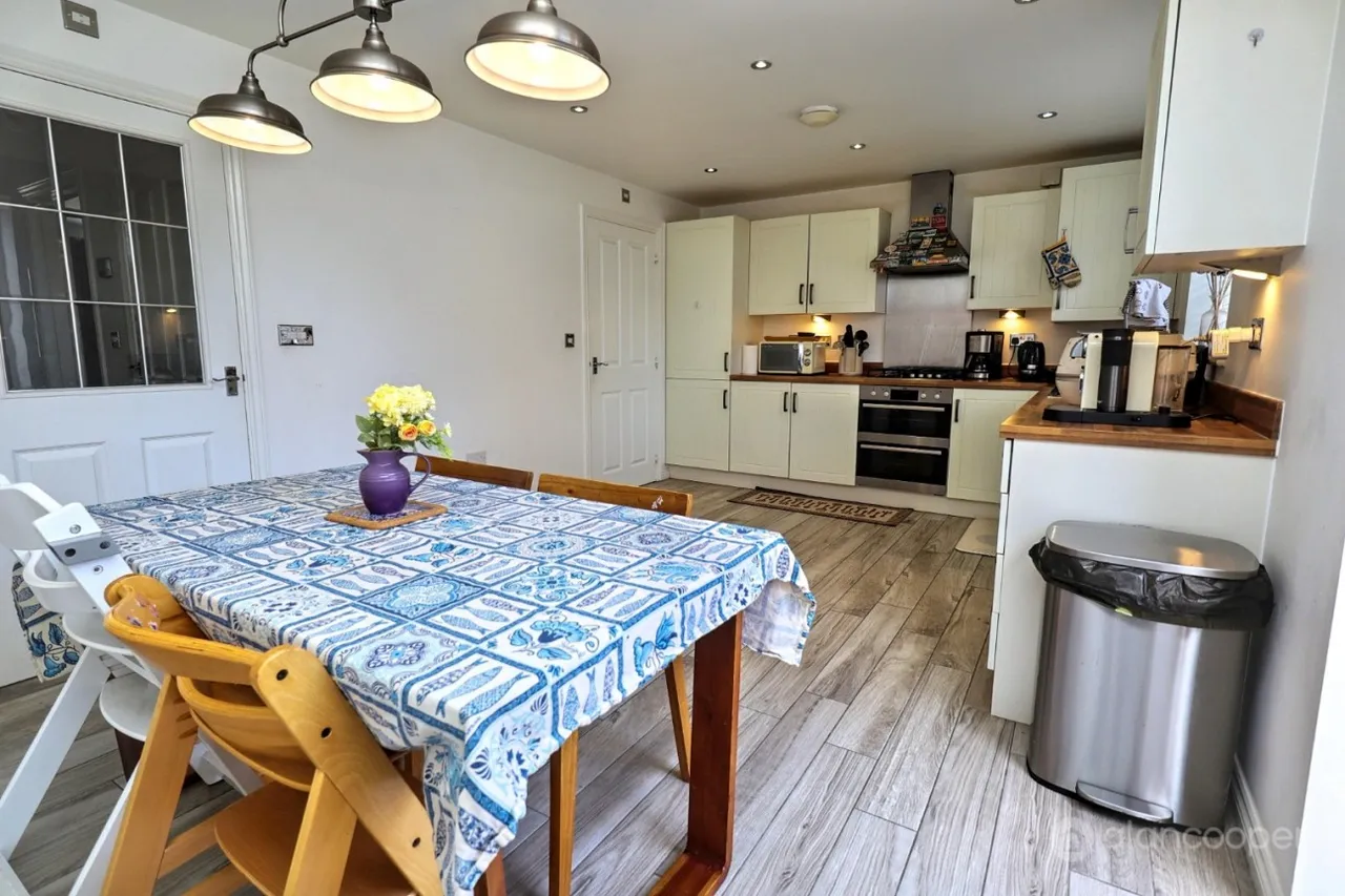 Harrow Lane, Weddington, CV10, photo 11