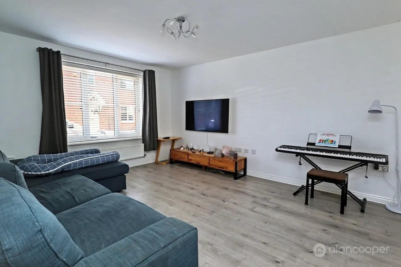 Harrow Lane, Weddington, CV10, photo 3