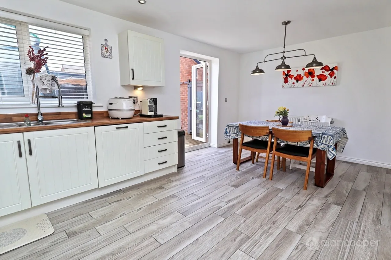 Harrow Lane, Weddington, CV10, photo 8