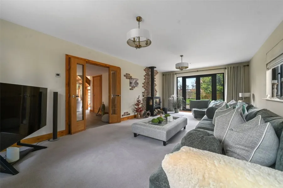 House Under Offer with 4 bedrooms in Sheering, Bishop's Stortford, CM22, photo 5