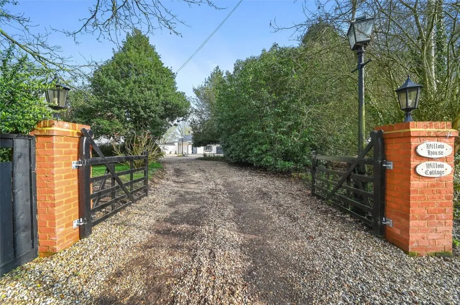House Under Offer with 4 bedrooms in Sheering, Bishop's Stortford, CM22, photo 16