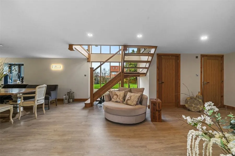House Under Offer with 4 bedrooms in Sheering, Bishop's Stortford, CM22, photo 7
