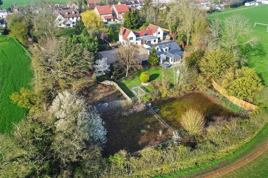 House Under Offer with 4 bedrooms in Sheering, Bishop's Stortford, CM22, photo 15