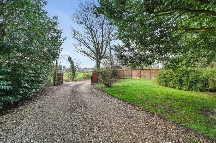 House Under Offer with 4 bedrooms in Sheering, Bishop's Stortford, CM22, photo 43