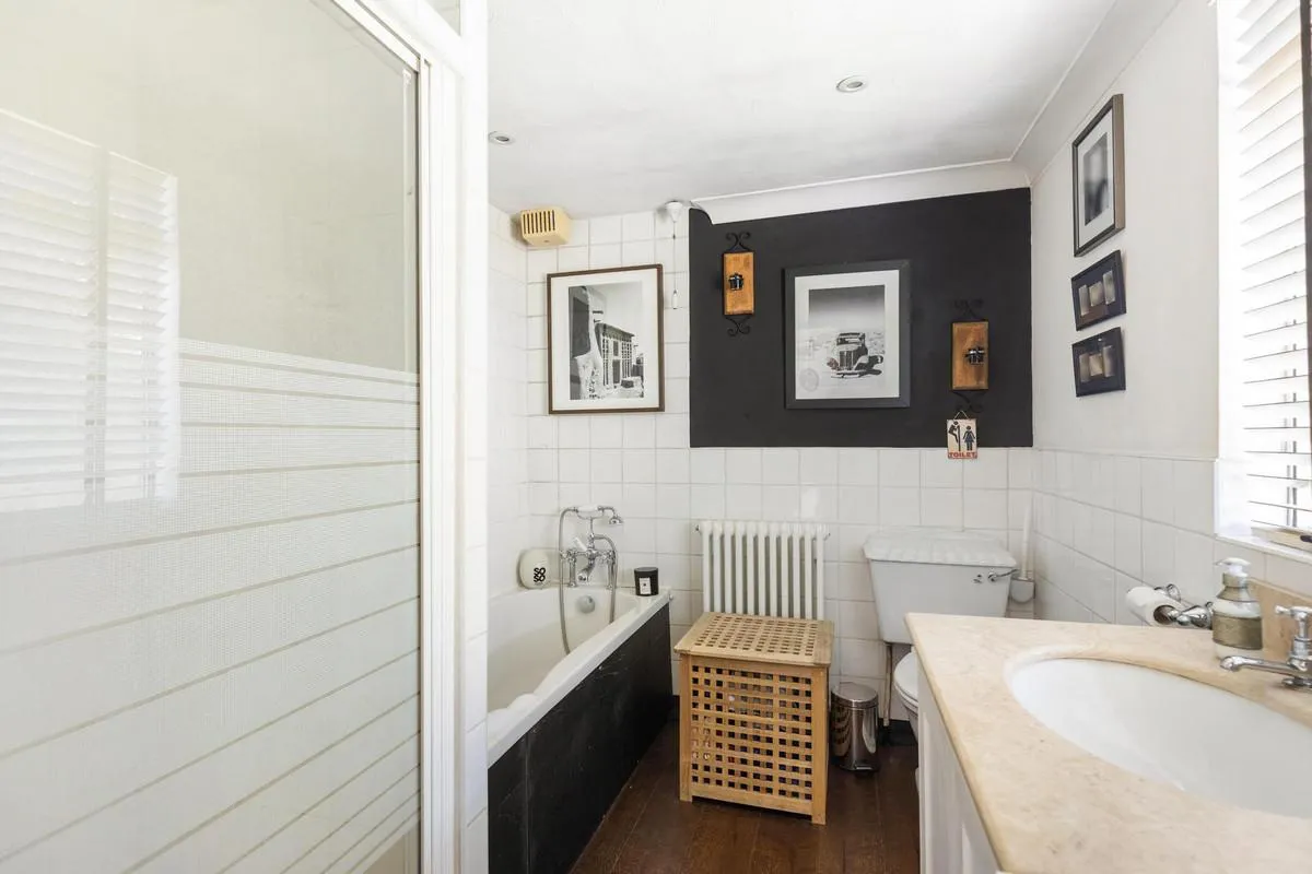 Wheatleys Eyot, Sunbury-on-thames, TW16, photo 17