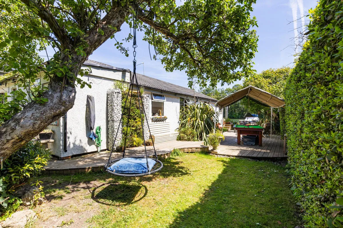 4 bed house for sale, Wheatleys Eyot, Sunbury-on-thames, TW16