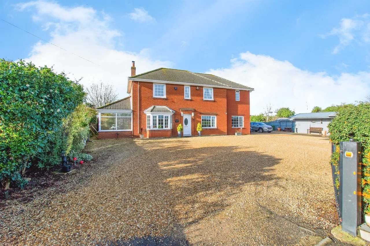 4 bed house for sale — Walton Road, WISBECH