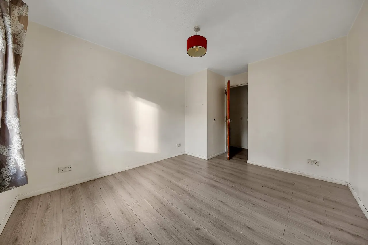 3 Ambassador Gardens, London, E6 5XH, photo 10