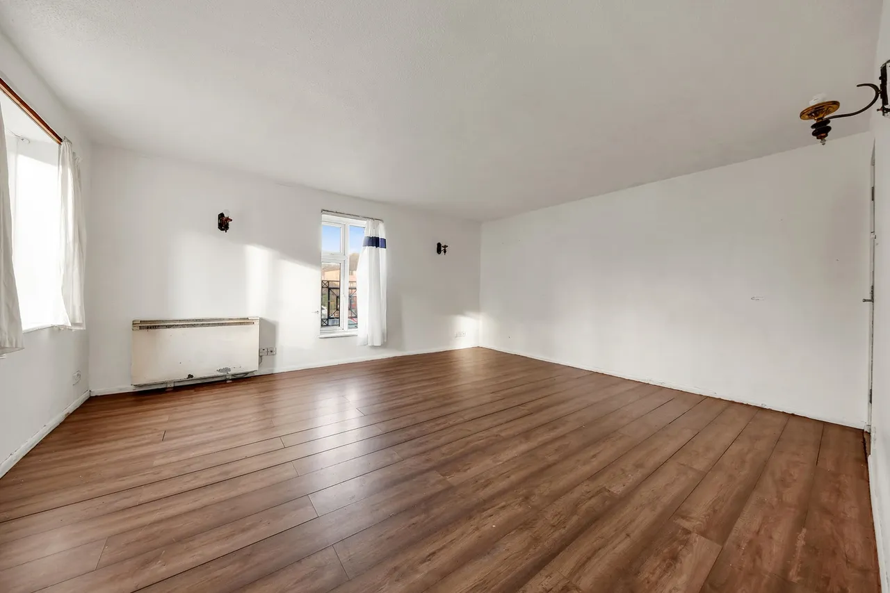 3 Ambassador Gardens, London, E6 5XH, photo 4