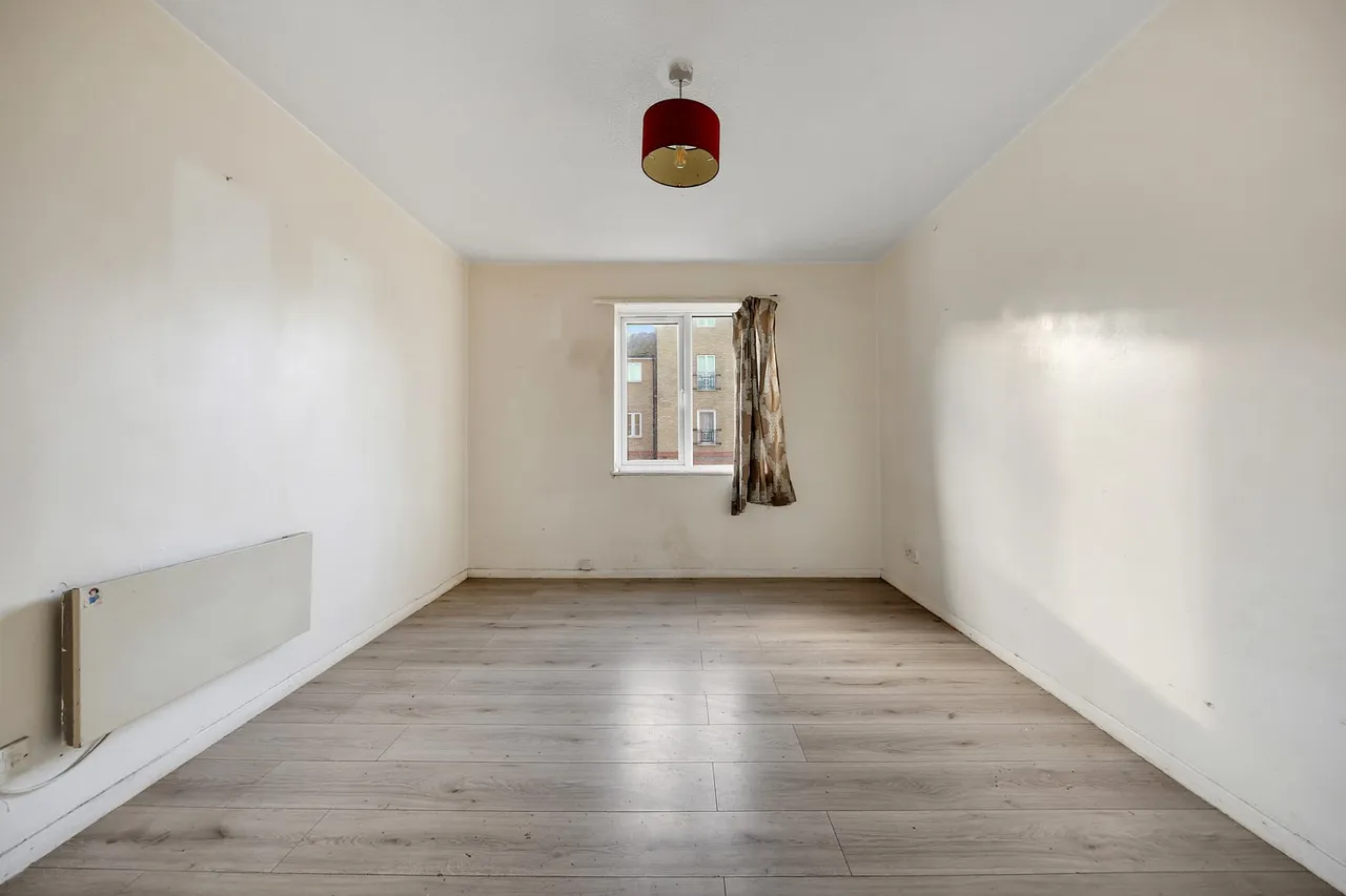 3 Ambassador Gardens, London, E6 5XH, photo 9