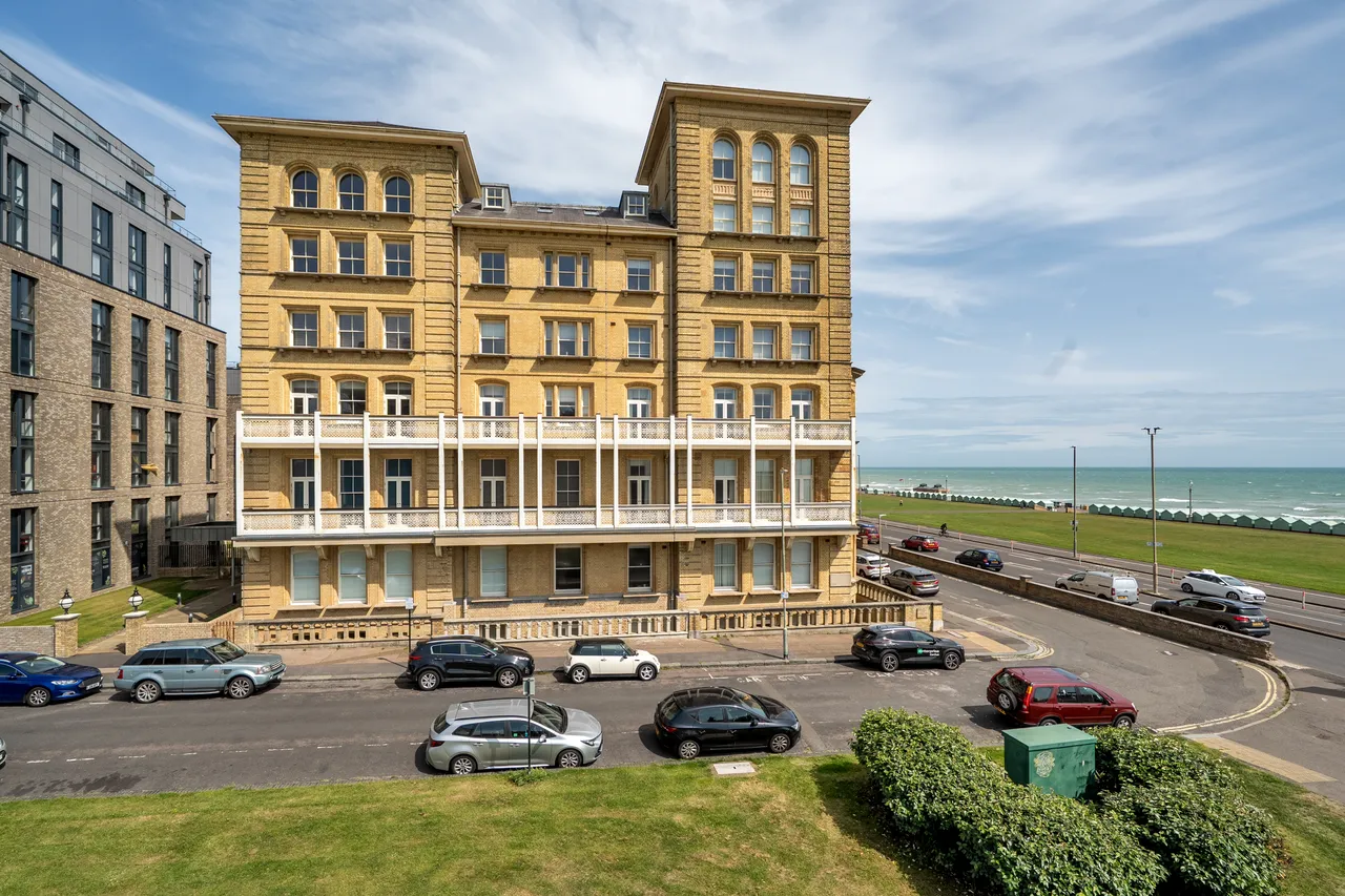 2 bed flat for sale — Queens Gardens, Hove, BN3