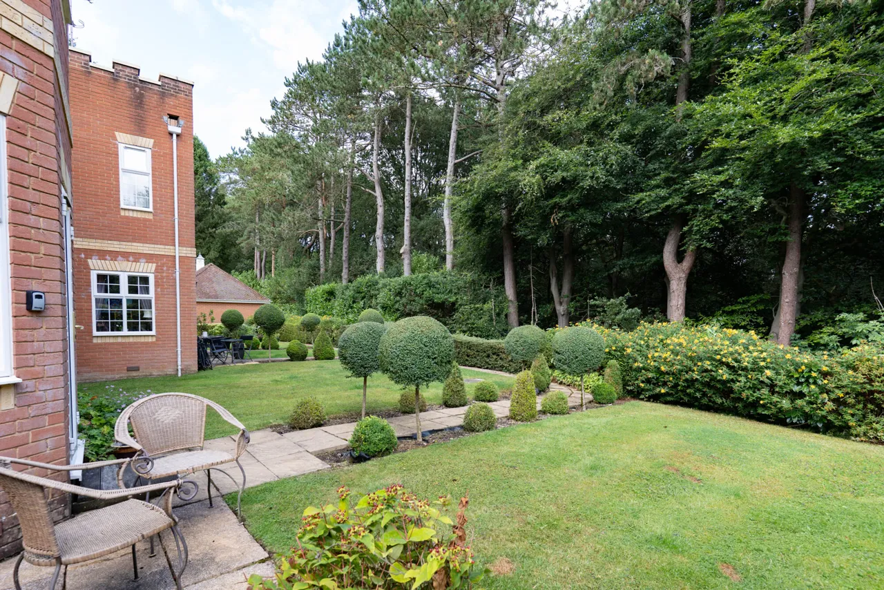 Greenhurst Drive, Barnt Green, B45, photo 9