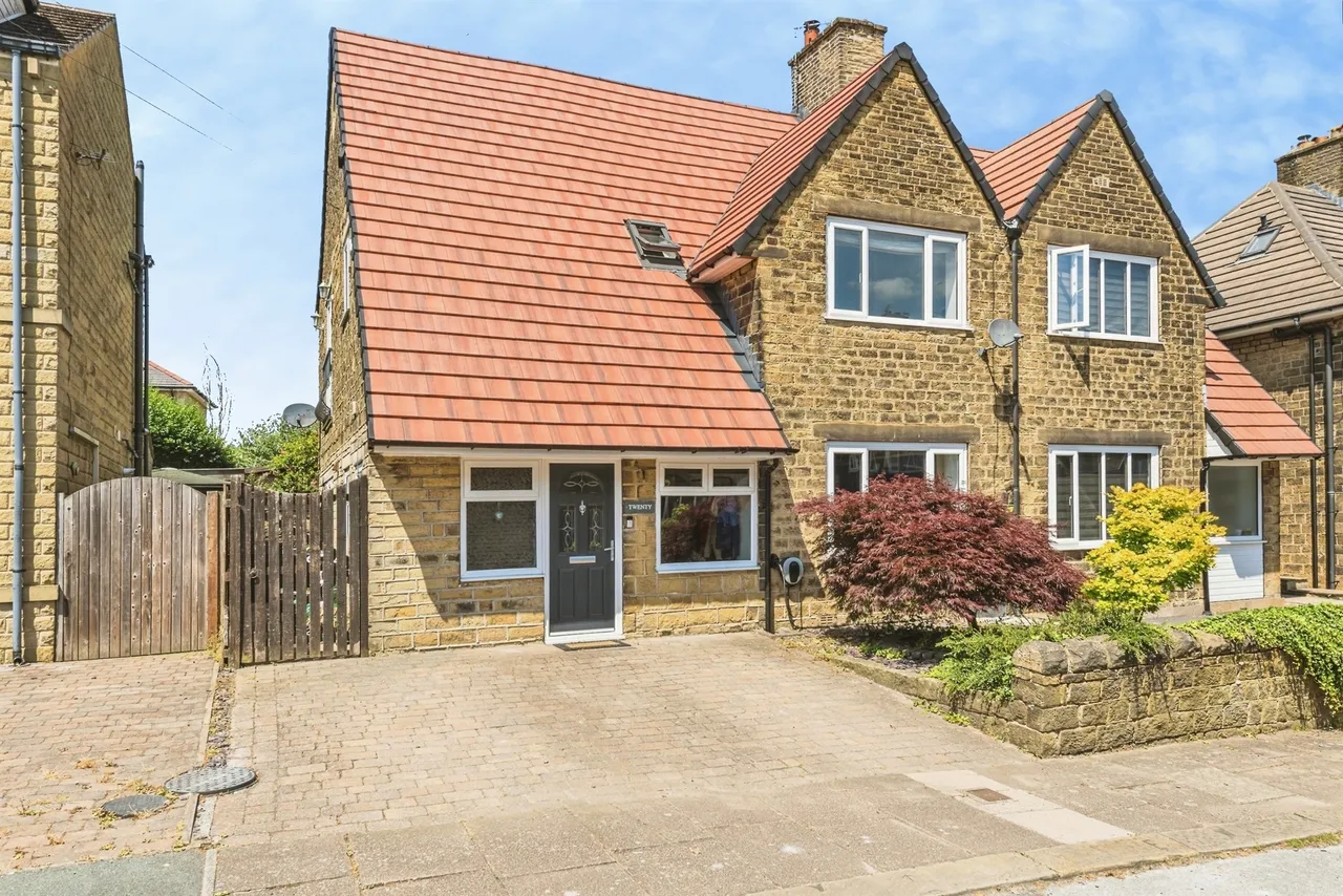 5 bed house for sale — Westfield Avenue, Oakes, Huddersfield