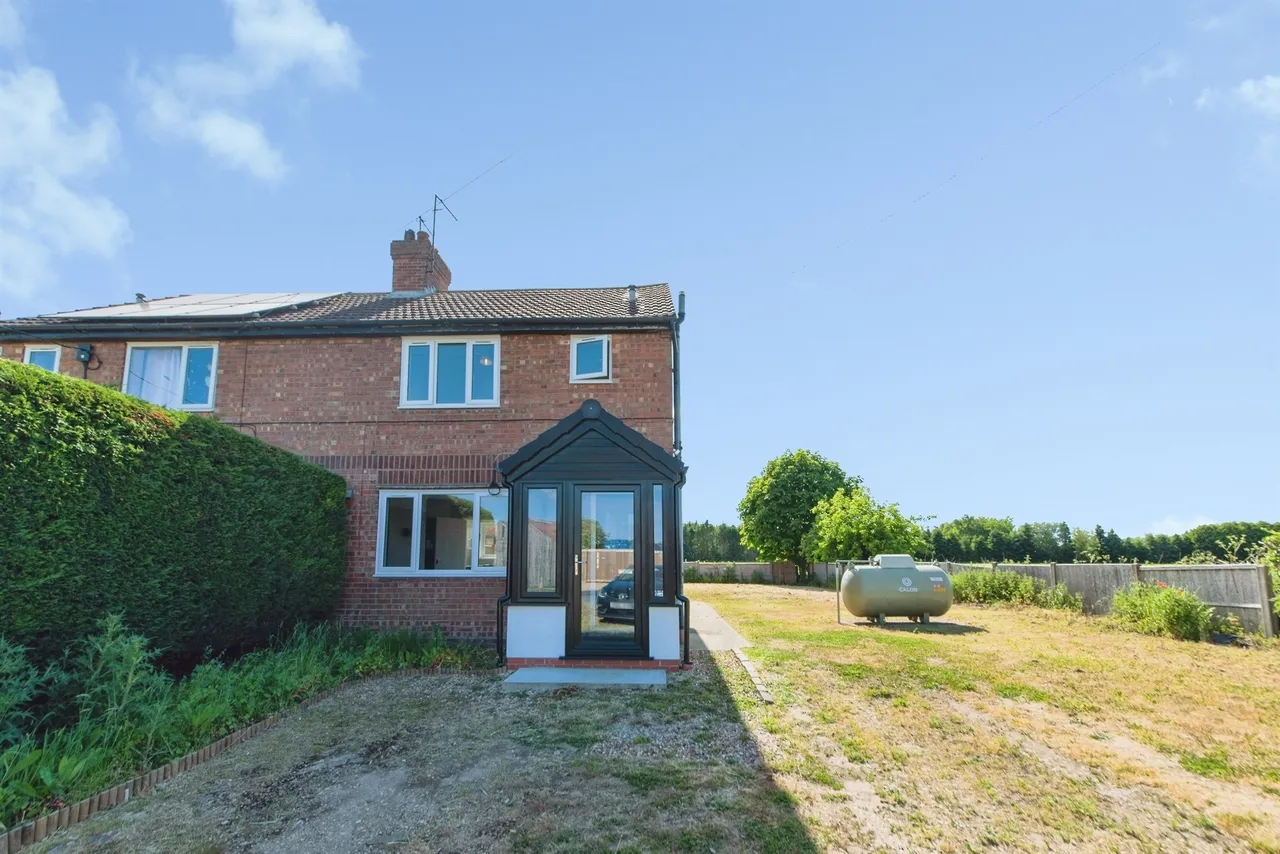 3 bed house for sale — Money Bridge Lane, Pinchbeck, Spalding