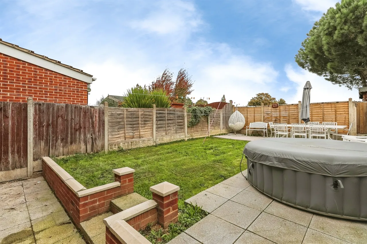 Pagnell Avenue, Thurnscoe, S63, photo 17