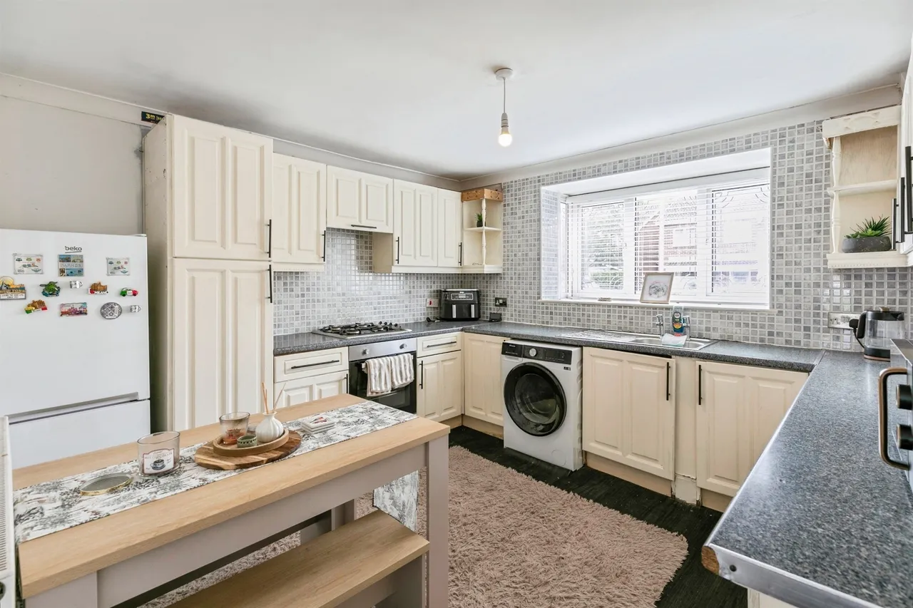 Pagnell Avenue, Thurnscoe, S63, photo 2