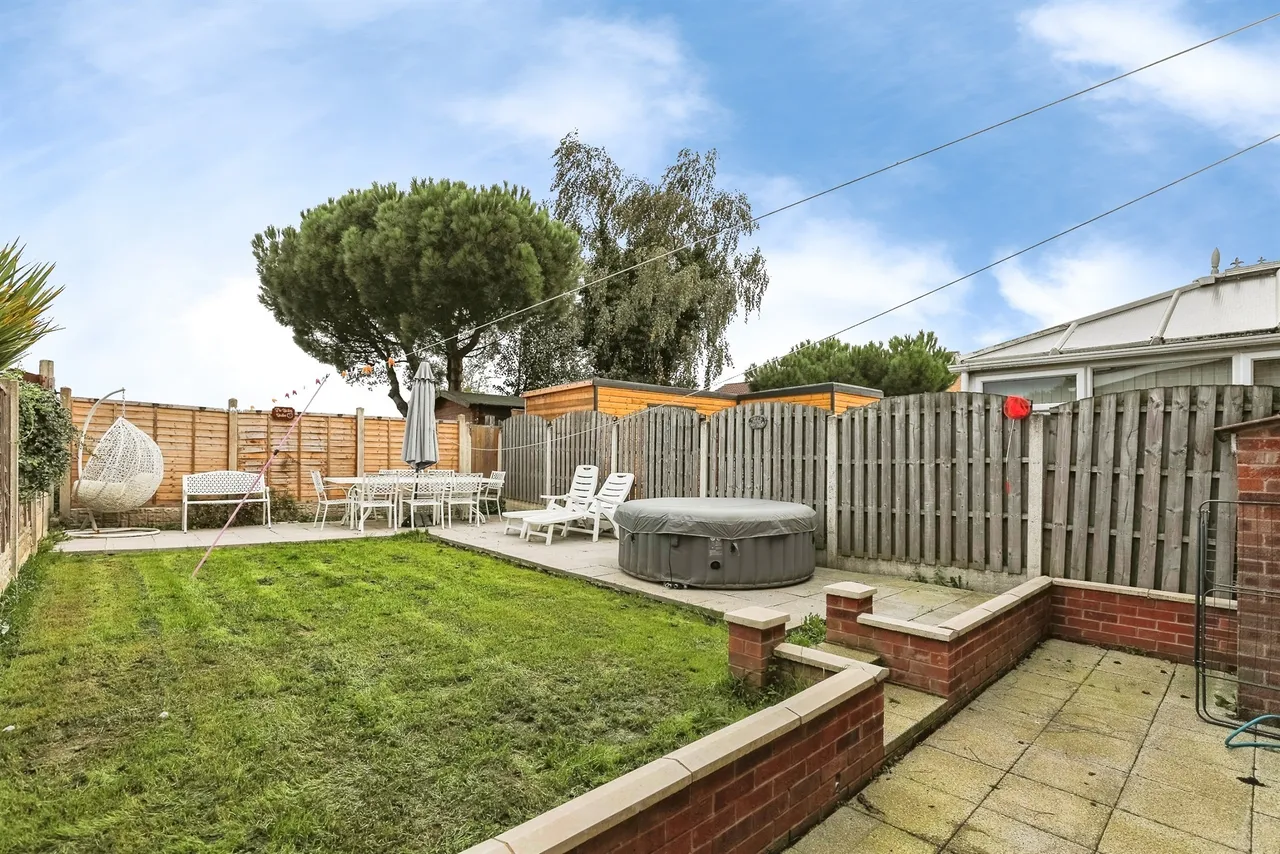 Pagnell Avenue, Thurnscoe, S63, photo 4