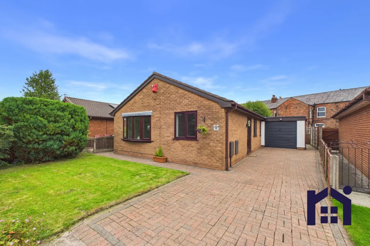 3 bed house for sale — The Hazels, Coppull, Chorley, PR7 5BN