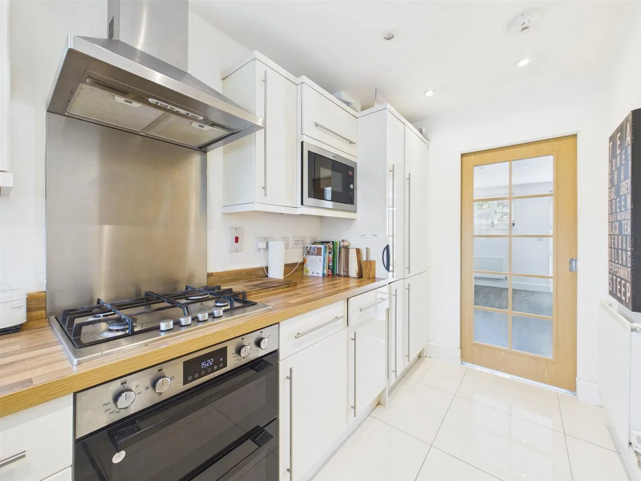 Bury Street, Ruislip, Middlesex, HA4 7SX, photo 3