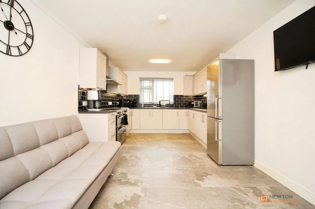 Queens Drive, Leicester Forest East, LE3, photo 8
