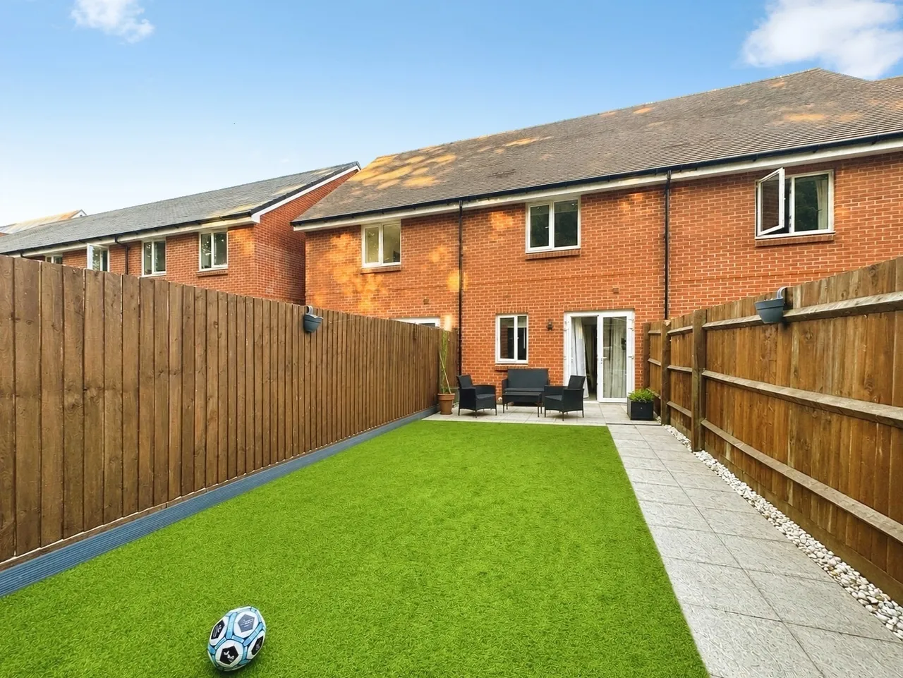Withers Walk, Blackwater, Camberley, Hampshire, GU17 9FQ, photo 2