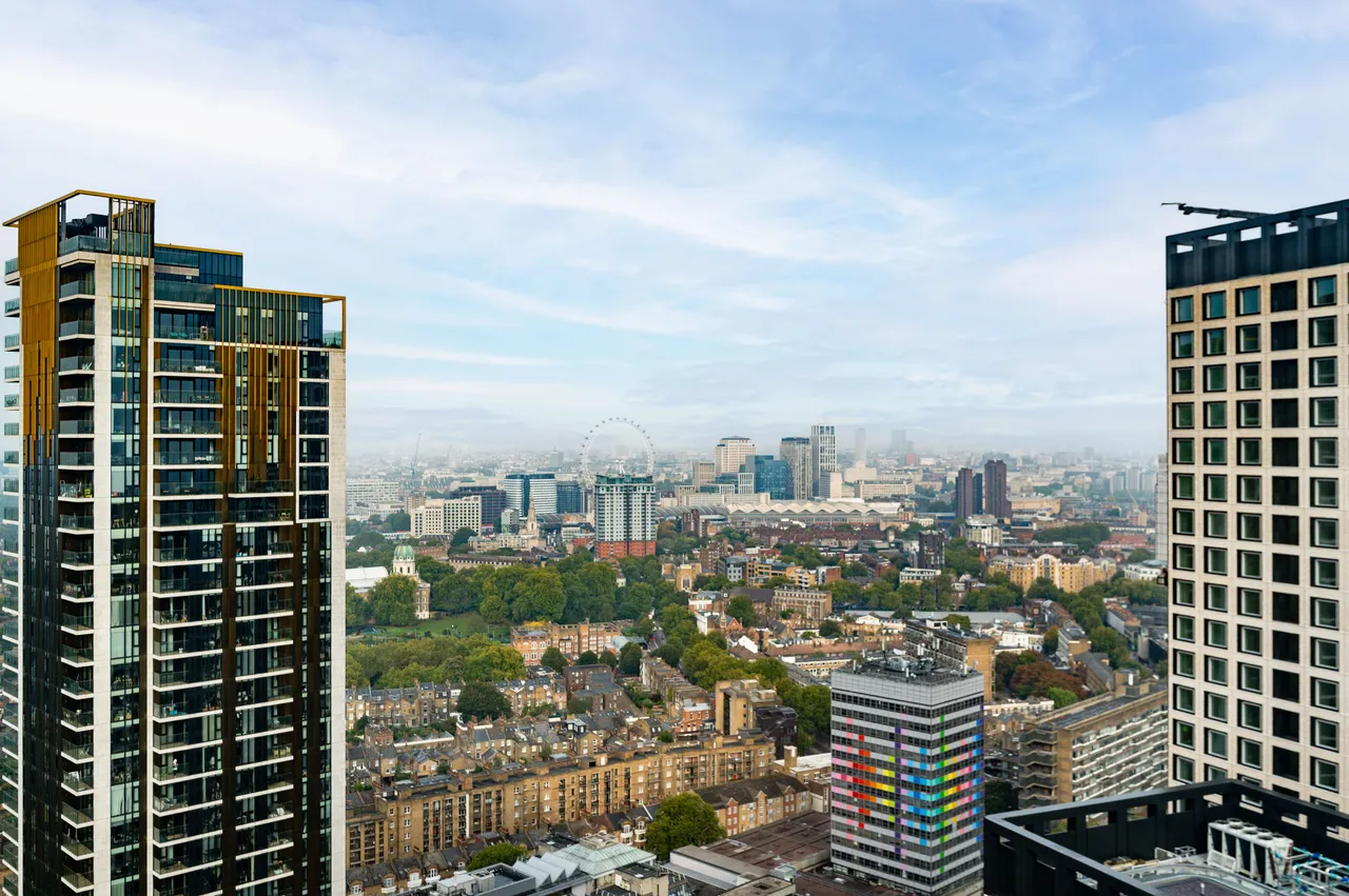 Apartment 3211, The Strata, 8 Walworth Road, London, photo 9