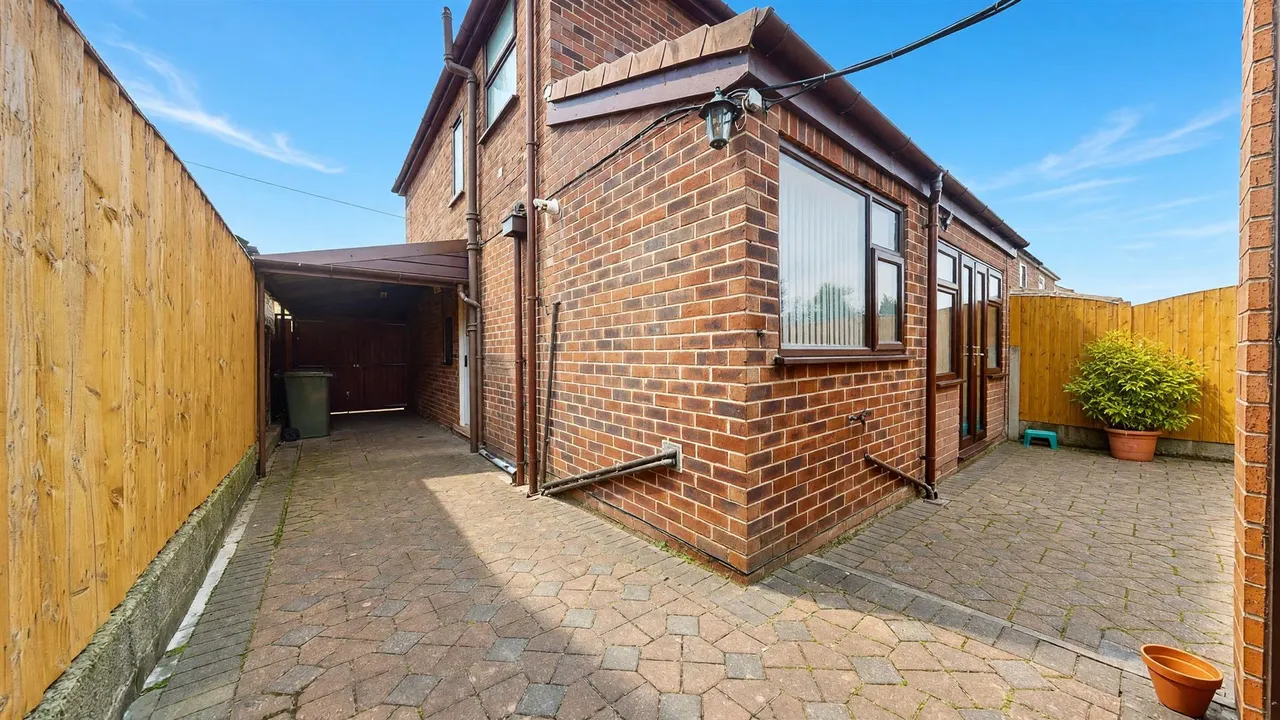 Lawrence Road, Windle, photo 23