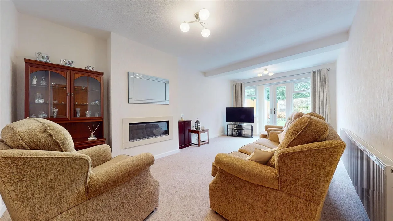 Lawrence Road, Windle, photo 3