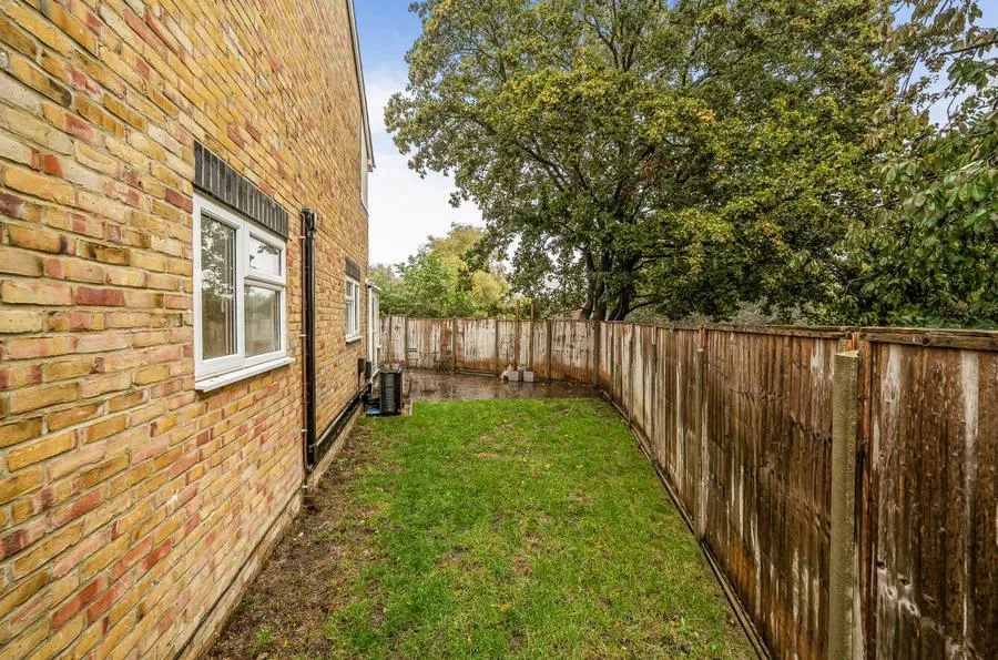 Lowden Close, Winchester, SO22, photo 8