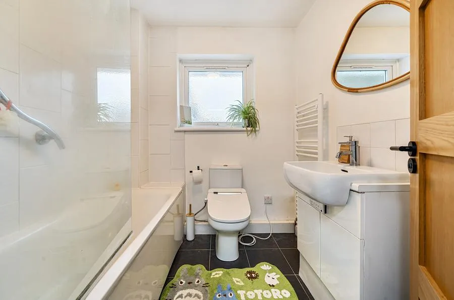 Lowden Close, Winchester, SO22, photo 15