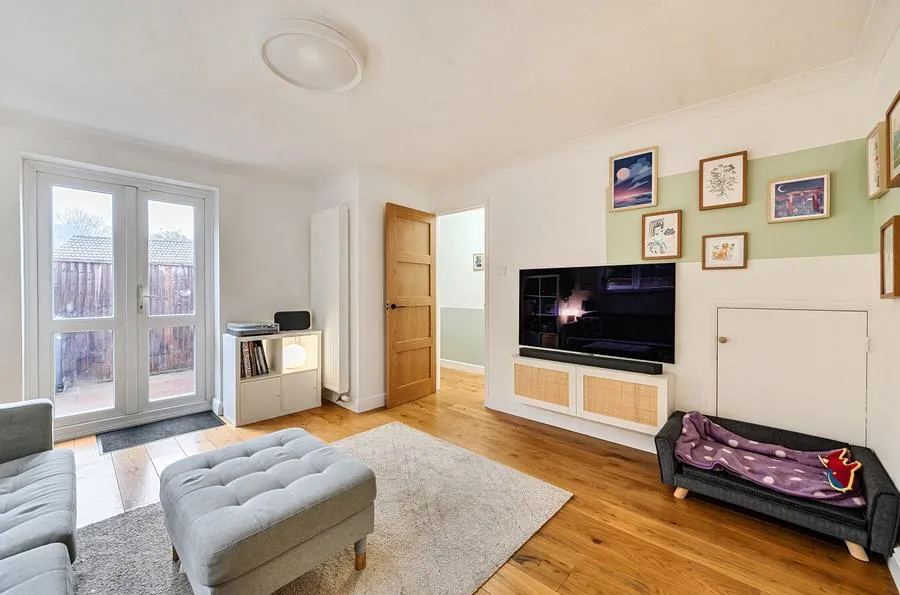 Lowden Close, Winchester, SO22, photo 2
